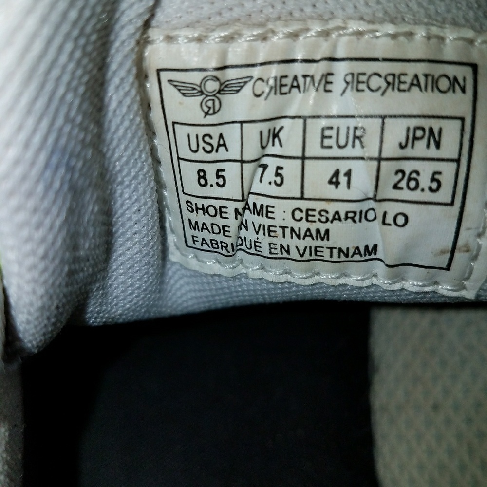 Sneaks - Picture 4 of 4